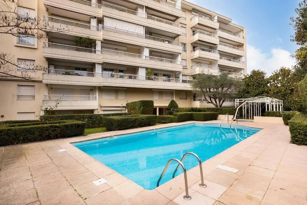 Cannes: Appartement Centre 2 Chambres Apartment Cannes